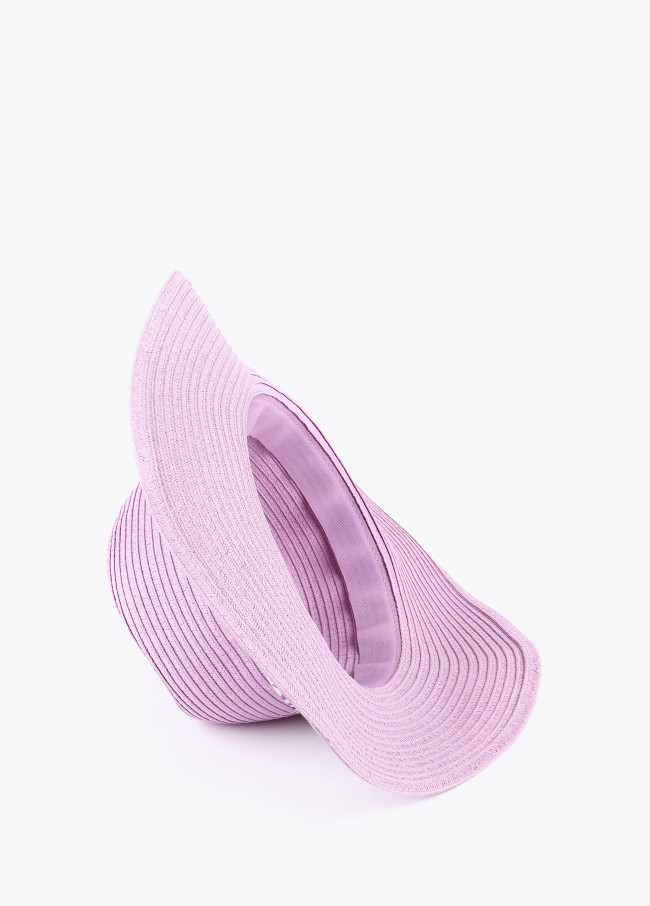 Chapéu lilás com fita monograma