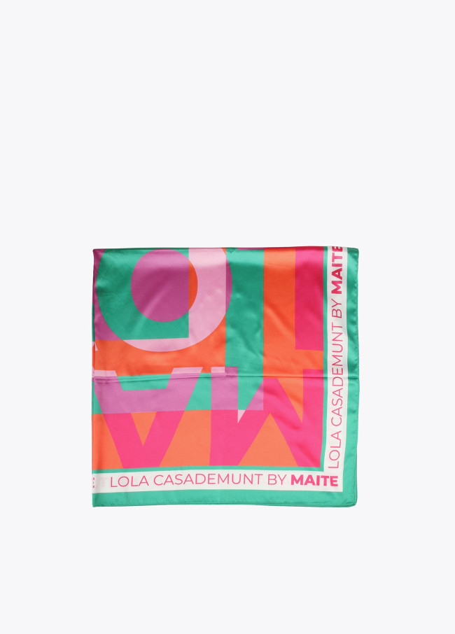 Scarf with LOVE SPRING print