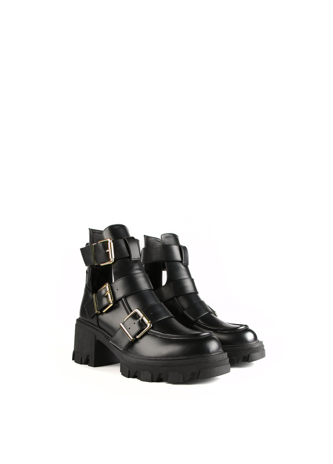 Ankle boots with buckles 2