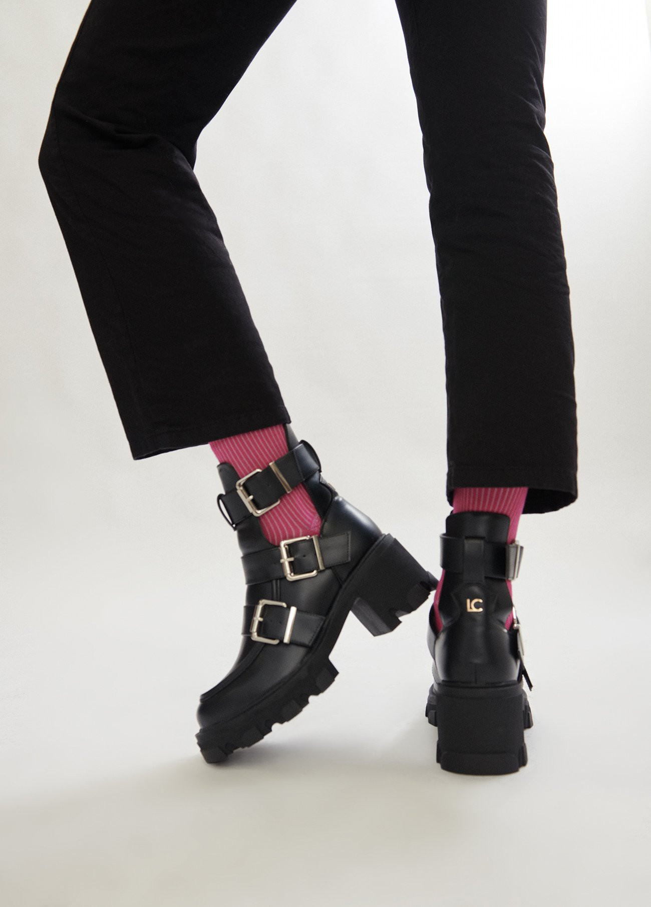 Cut out boots with buckles hotsell