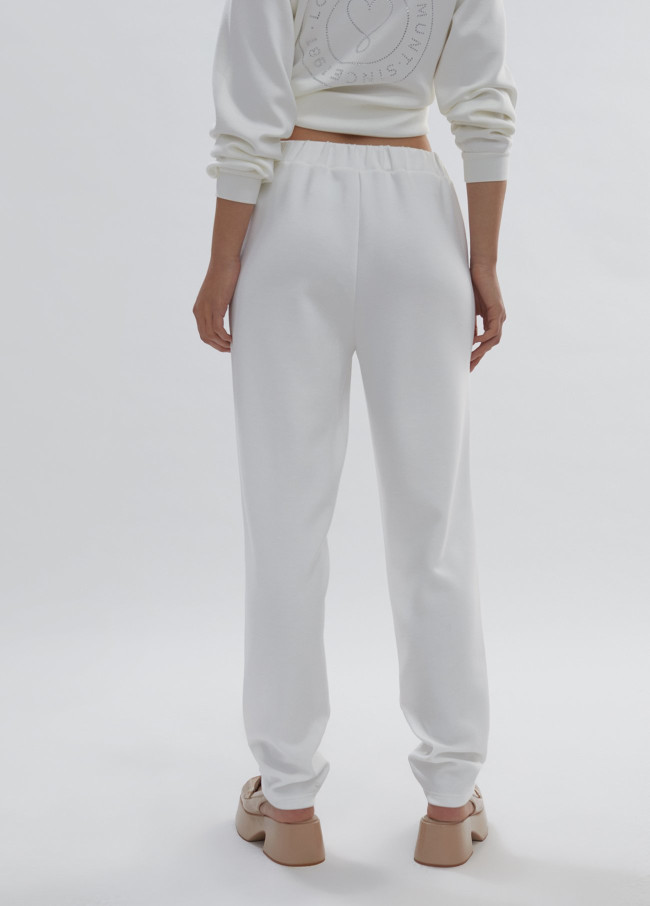 Trousers with an elastic waistband 2