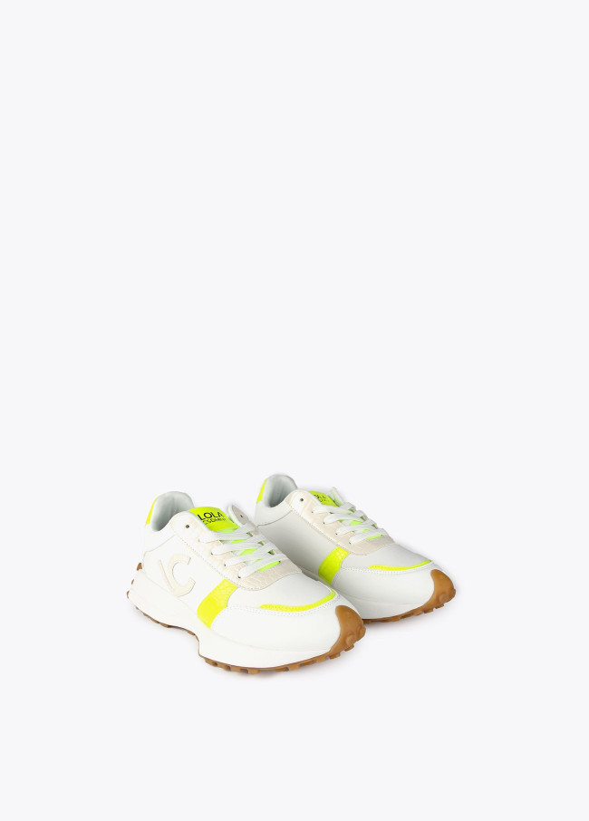 Sneaker mit neonfarbenen Schuppen 2