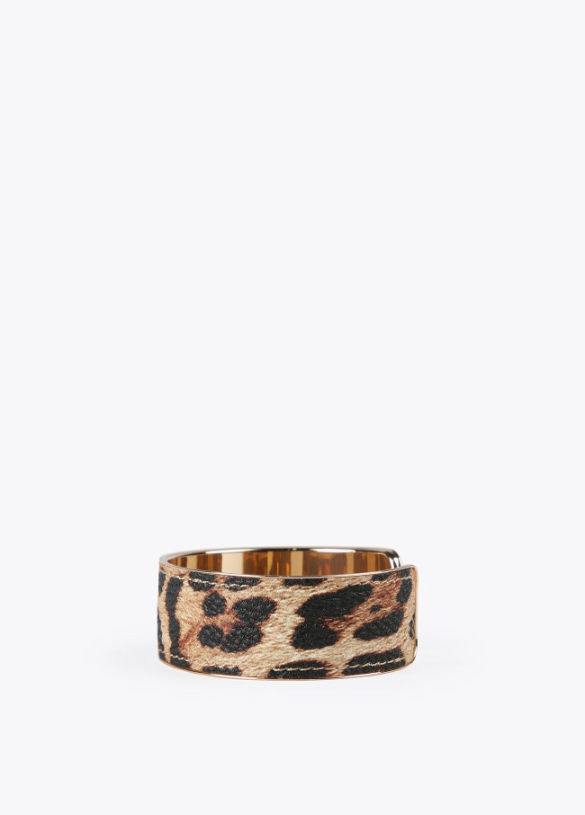 Gold and faux leather bracelet