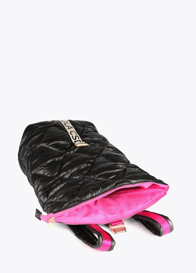 Quilted backpack with fuchsia piping 2