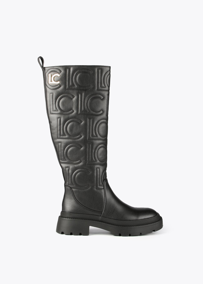 Hohe Stiefel mit Logo