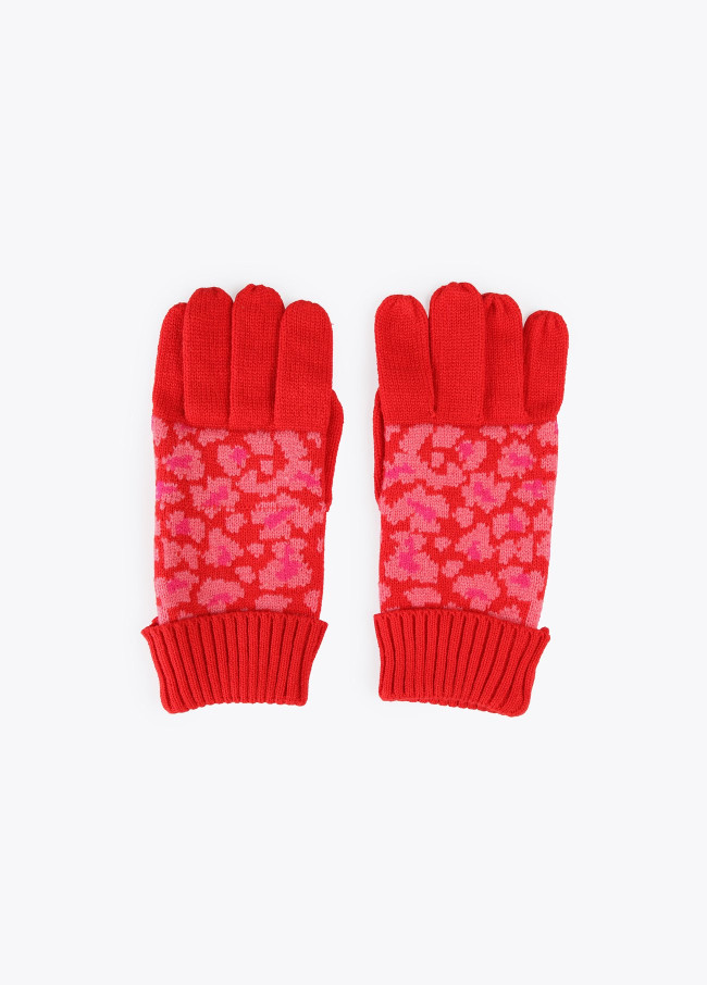 Two-tone animal print gloves