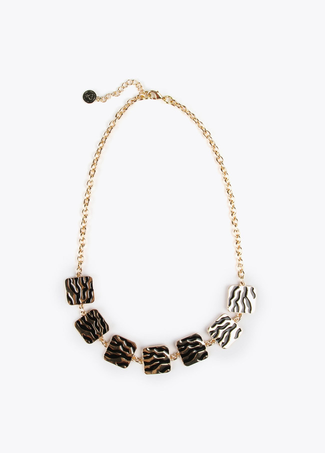 Short square animal print necklace