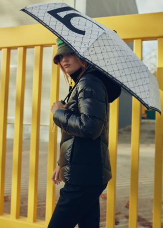 Automatic logo umbrella