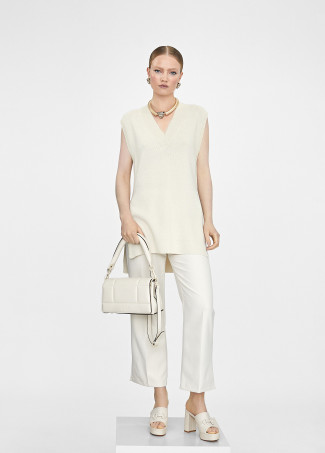 Padded crossbody bag