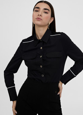 Camicia elasticizzata conprofili a contr