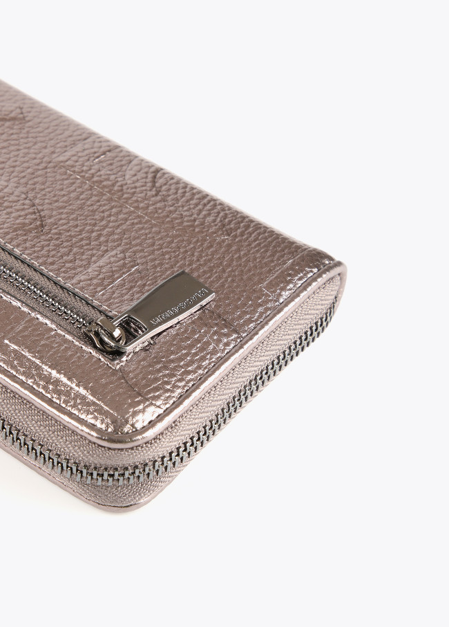 Große, metallisierte Brieftasche