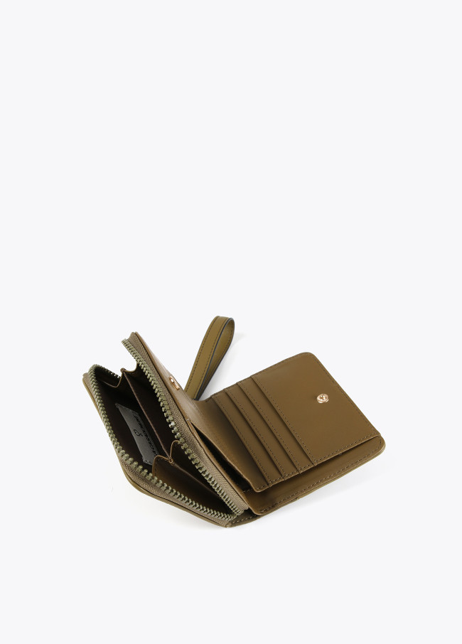 Small logo wallet