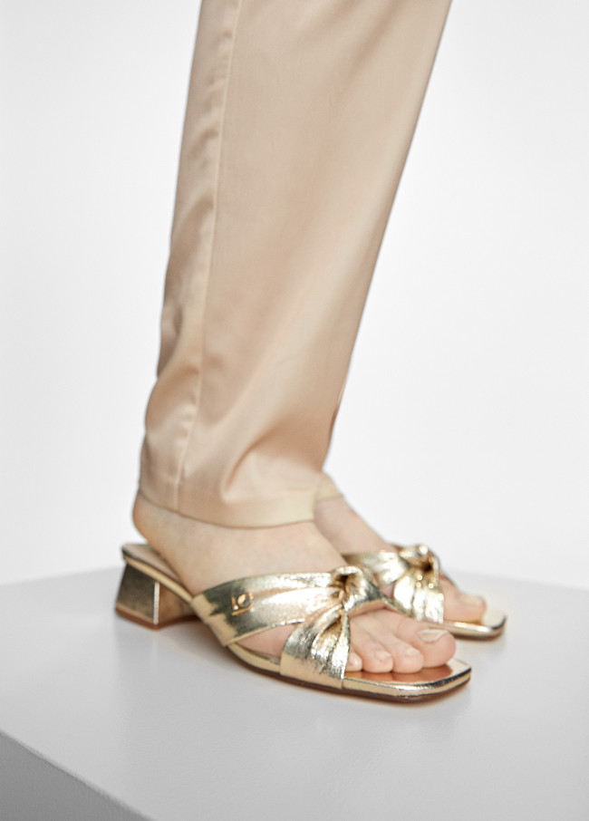 Metallisierte Sandalen