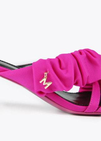 Sandalen mit Absatz und Raffung