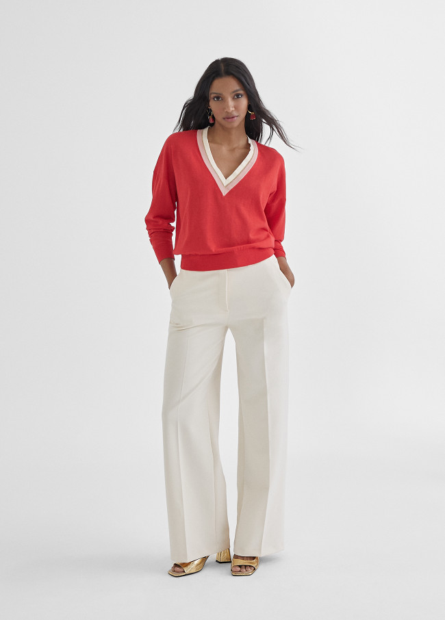 Contrast V-neckline sweater