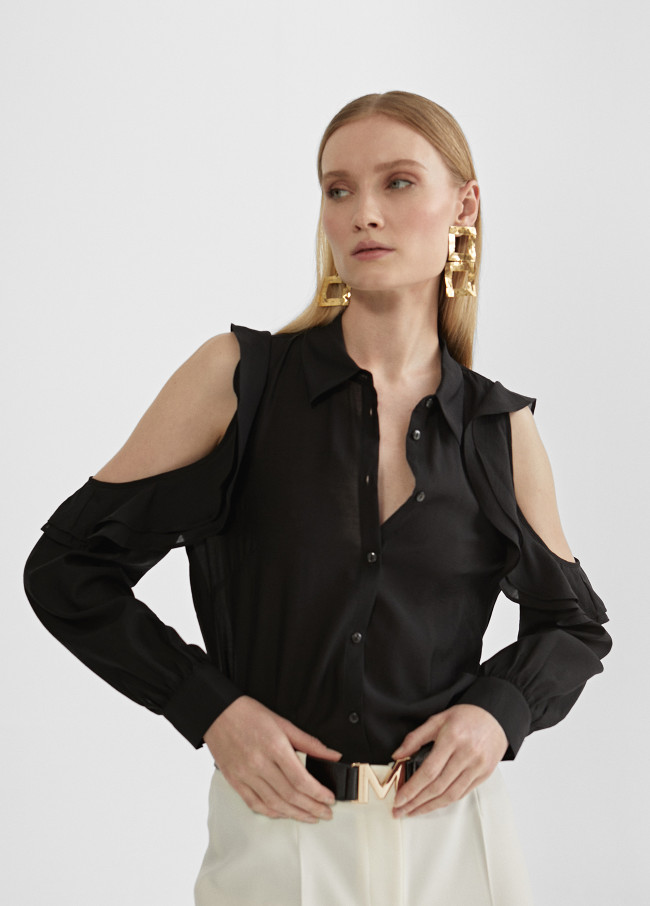 Blusa com ombros descobertos