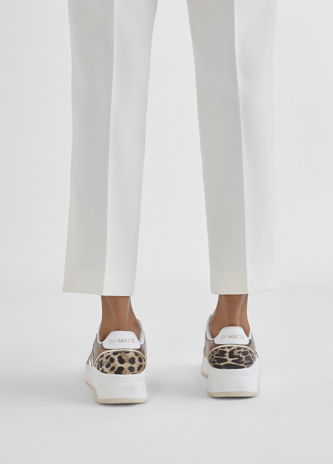 Sneaker mit Animal Print