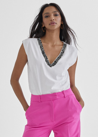 T-shirt décolleté bijoux