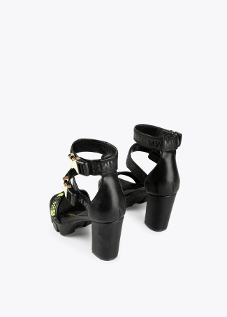 Riemensandalen mit Absatz