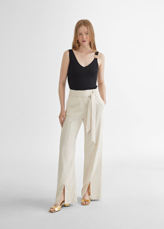 Strappy top with metal M