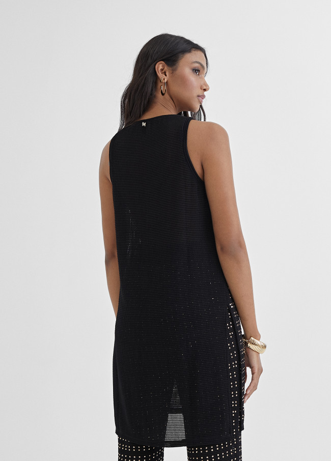 Top long avec pièces métalliques