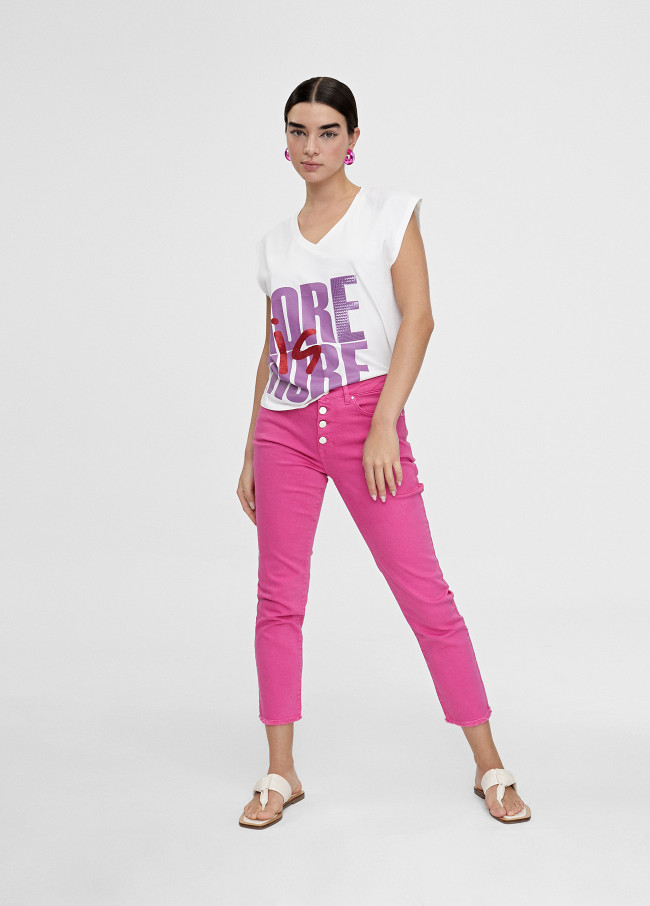 T-Shirt mit „More is more“-Print