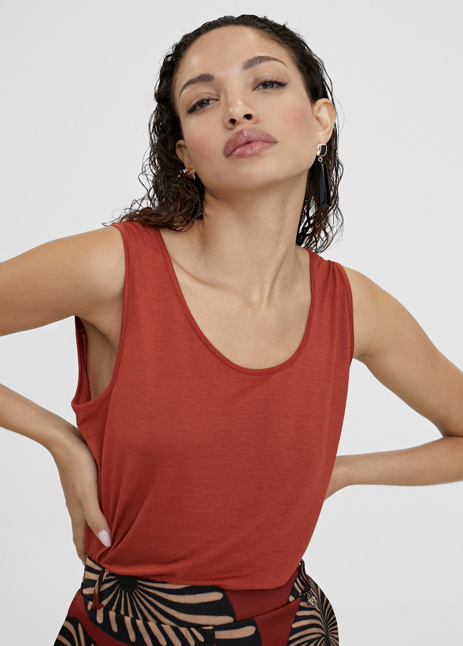 T-shirt lisa de alças