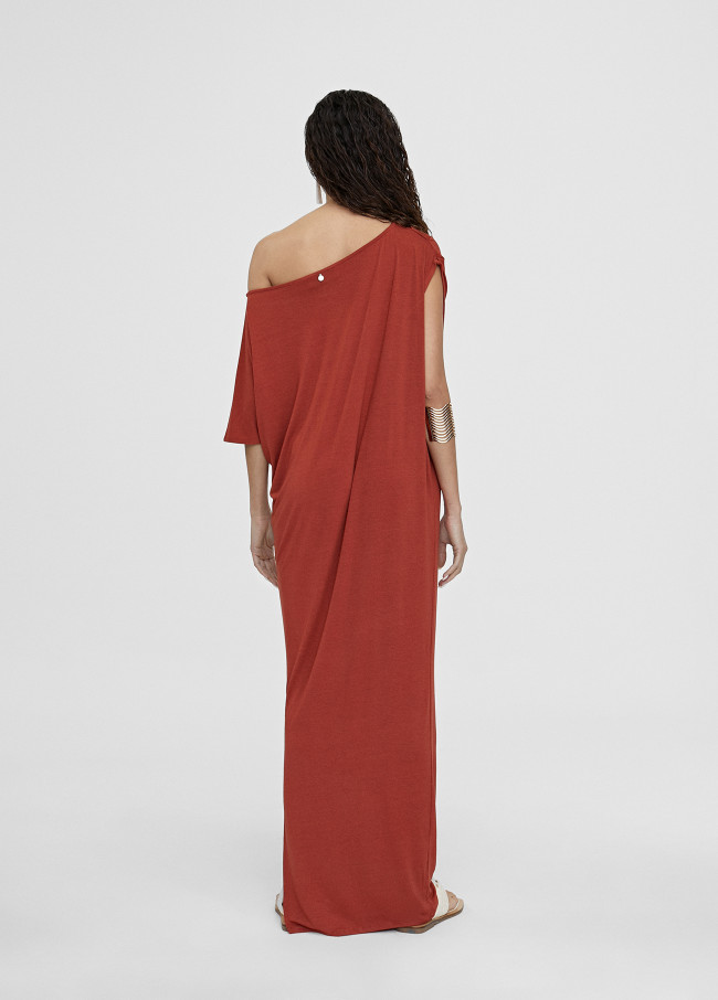 Vestido midi franzido no ombro