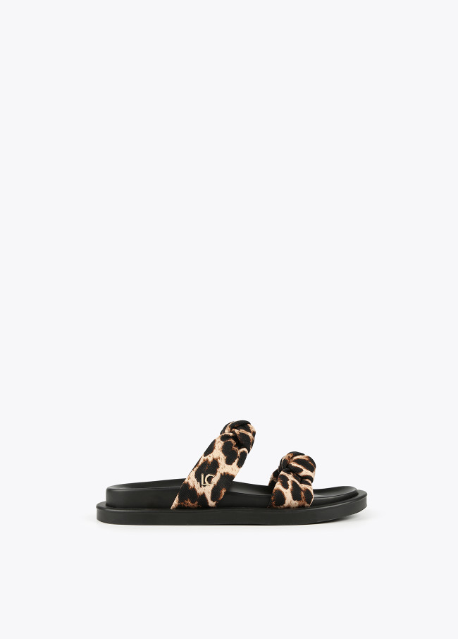 Flat sandals with two animal print straps