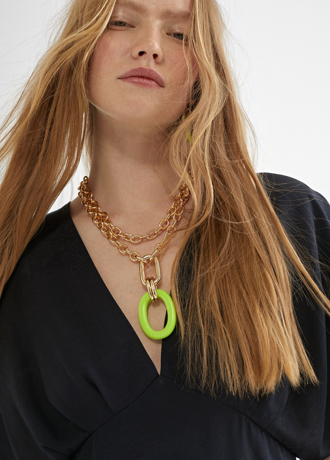 Collier double chaîne avec pendentif