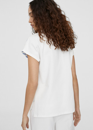 T-shirt com posicionamento de tigre