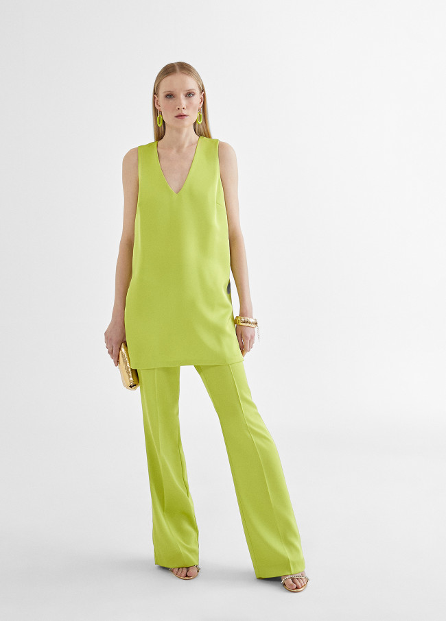 Top largo con aberturas