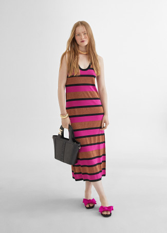 Langes gestreiftes Kleid