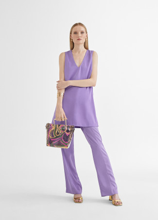 Langes Top mit Schlitzen