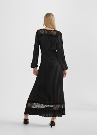 Long pleated dress