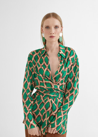 Printed shirt with tie