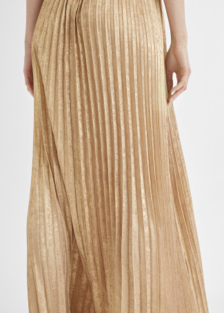 Langes asymmetrisches Kleid