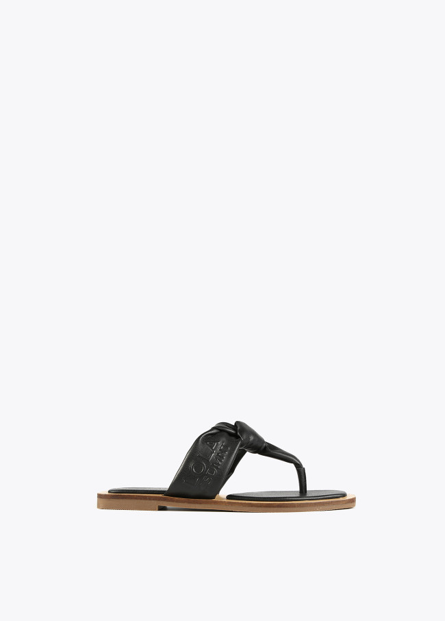 Flat thong sandals