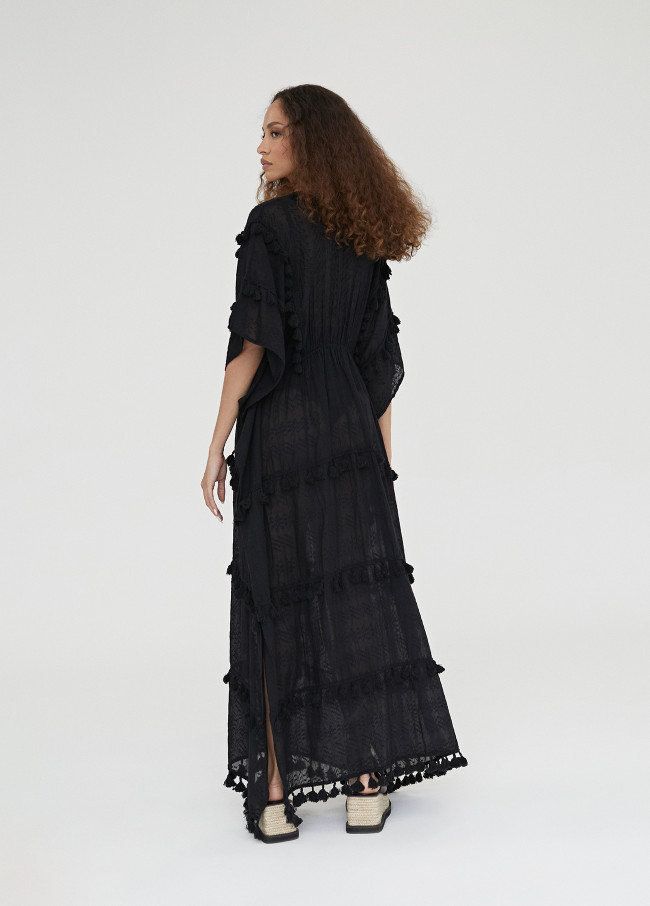 Caftan largo con pompones