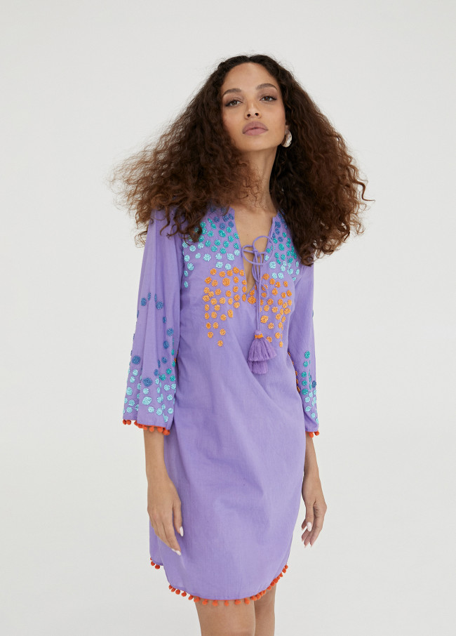 Kurzer Kaftan mit Stickerei