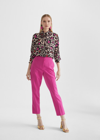 Pantaloni alla caviglia con spacchi