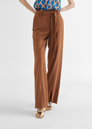 Trousers with belt and slits
