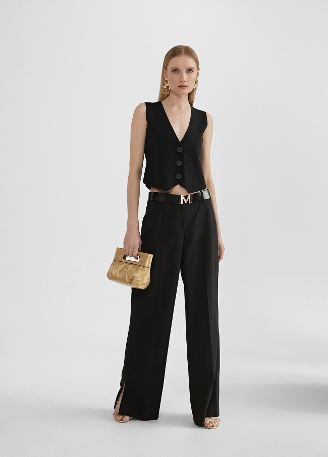 Wide trousers with slits