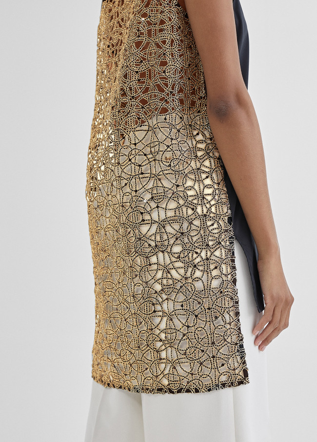 Chemise longue broderie dans le dos