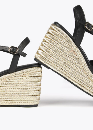 Sandali con zeppa lamé