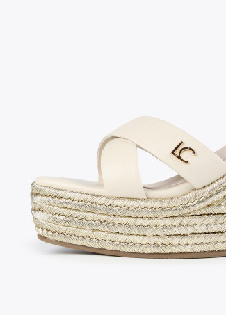 Sandali con zeppa lamé