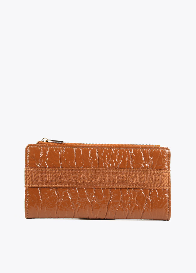 Textured wallet