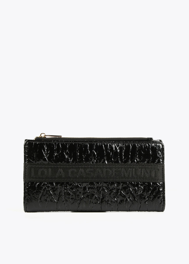 Textured wallet