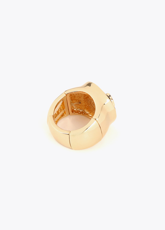 Signet ring