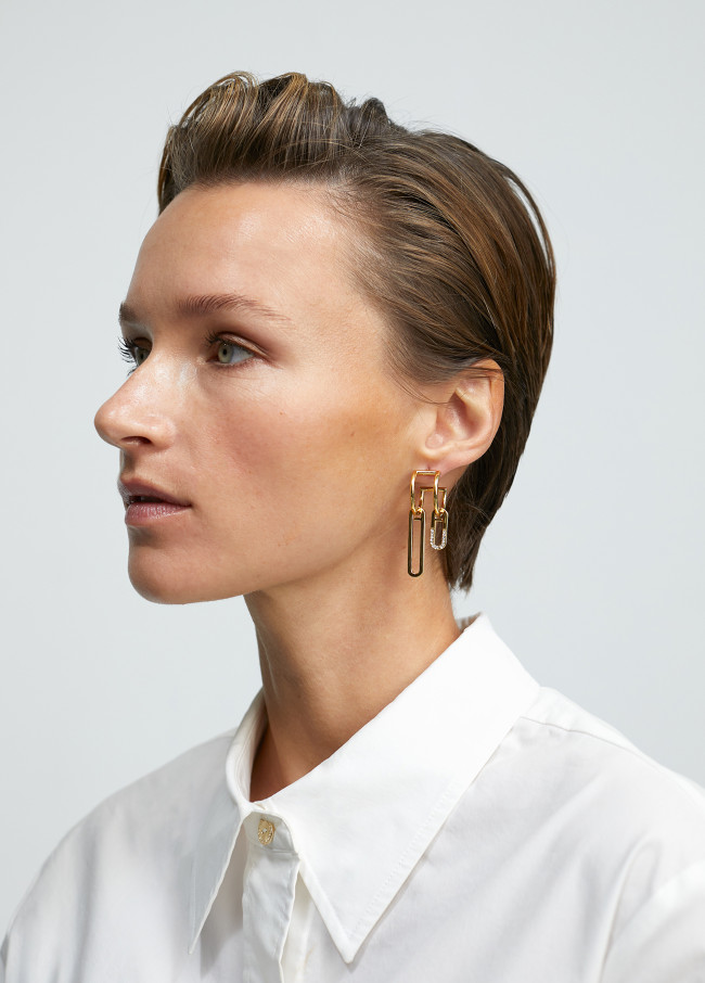 Pendientes asimétricos